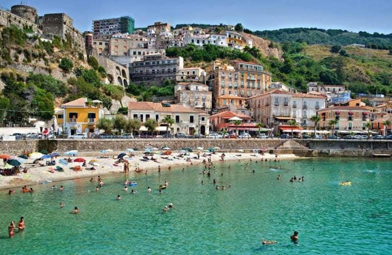 Casavacanzeivana Pizzo  Bagian luar foto